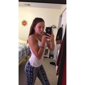 Meet your Posher, Katelyn