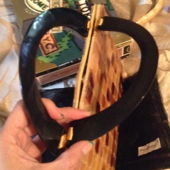 MAD BAGS handcrafted Mother of pearl shell &horn. - Picture 4 of 4