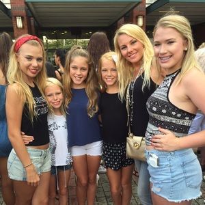 Meet your Posher, Casey