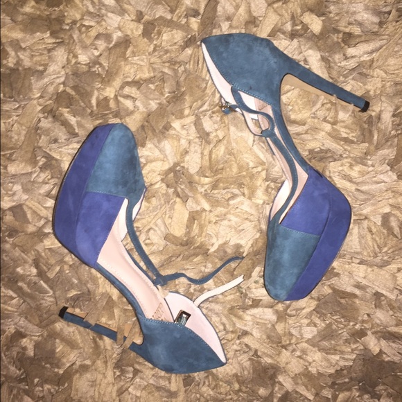Vince Camuto pumps