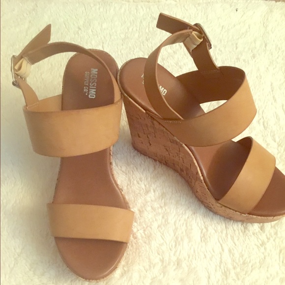 Tan Wedges perfect for summer and fall