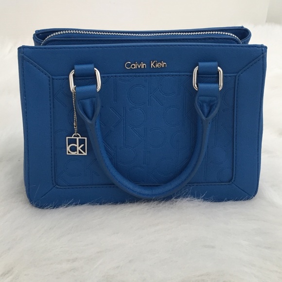 Calvin Klein Handbags - Calvin Klein Purse