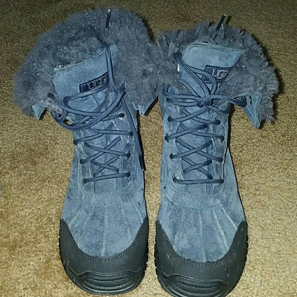 Women UGG Adirondack Boots, size 7.5