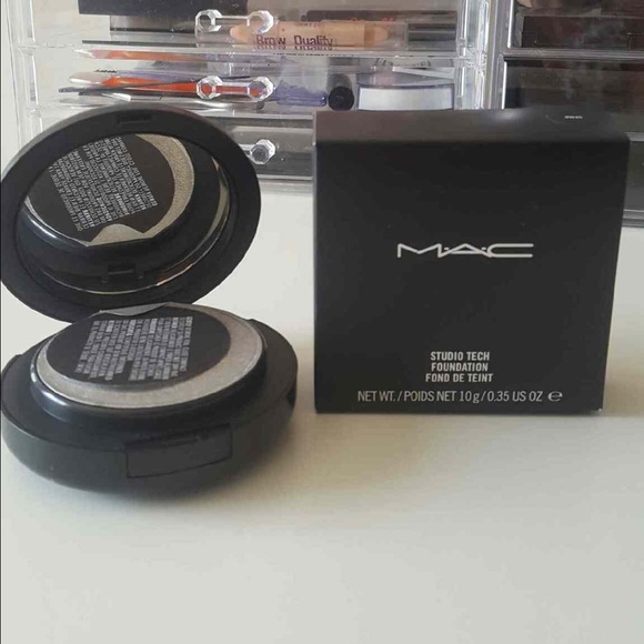 MAC Studio Tech Foundation - Picture 3 of 3