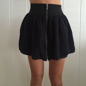 Adorable black skirt