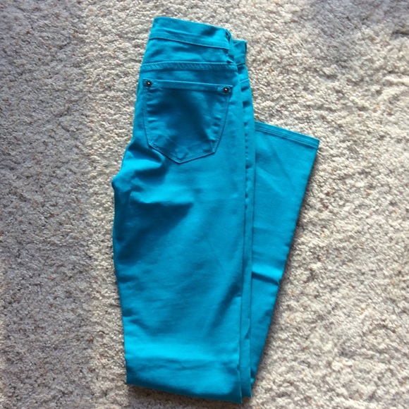 🎉HP🎉NWT Francesca's aqua skinny jeans. Size 26. - Picture 2 of 2