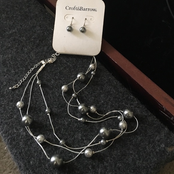 Croft & Barrow necklace and earrings