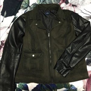 American Eagle Black and Army Green Jacket