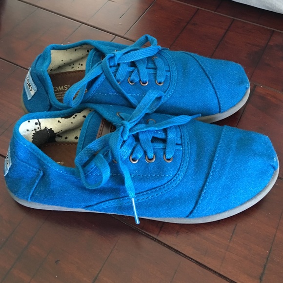 Toms - Picture 2 of 4