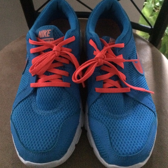 Women's Nike Flex Experience Run 2