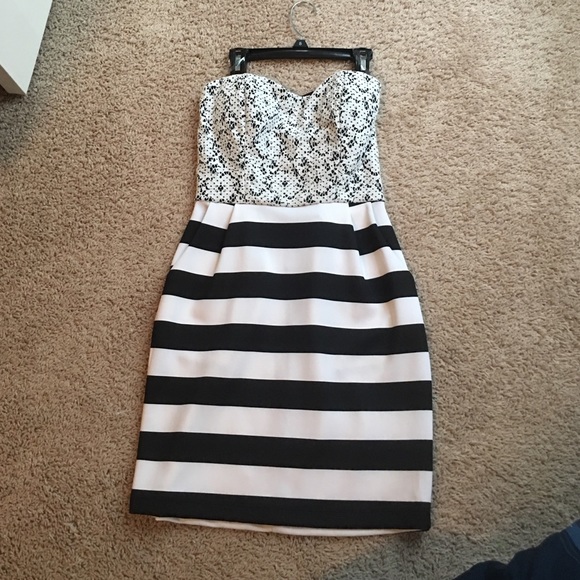 Too small - Picture 1 of 1