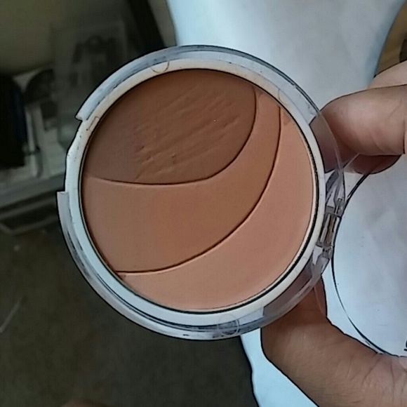 Makeup bundle - Picture 2 of 4