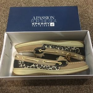 Cheeta print Sperry's