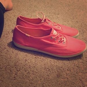 Size 7.5 pink keds