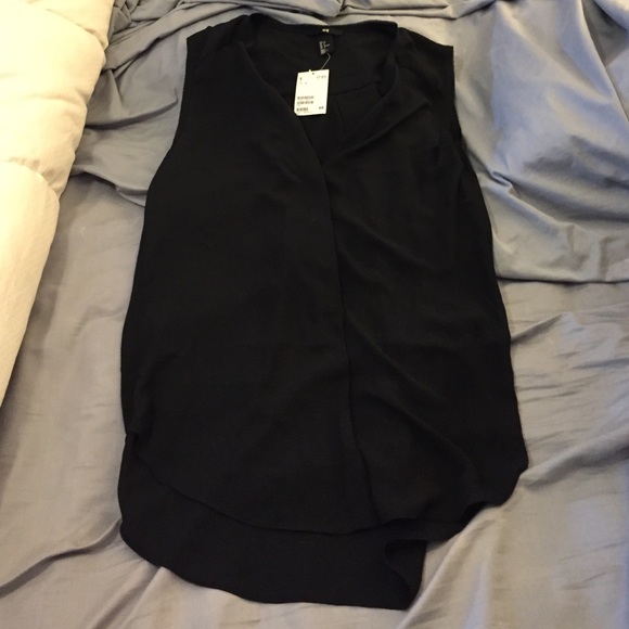 NWT black sleeveless H&M button-down