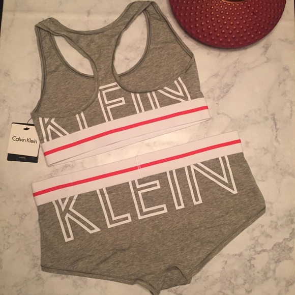 • set of Calvin Klein panties + bralette • - Picture 2 of 3