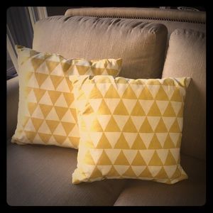 Set of brand new decorative throw pillows