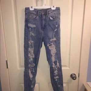 DISTRESSED JEANS high waisted