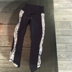 Lululemon capris blue size excellent awesome!