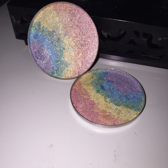 Pressed Rainbow Shimmer Highlighter - Picture 2 of 4