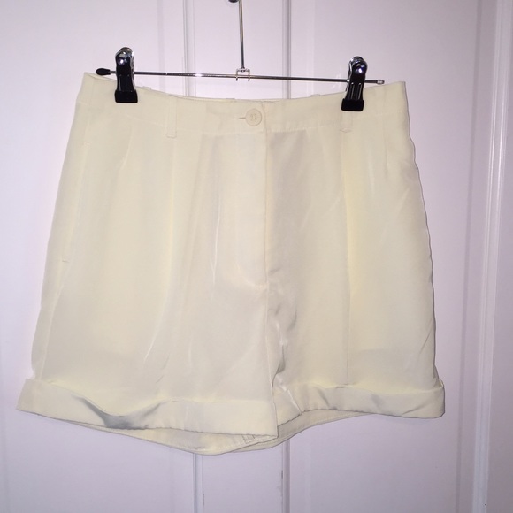 American Apparel, sz: S, light yellow cuff shorts