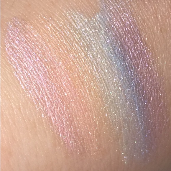Iridescent Rainbow Highlighter - Picture 3 of 4