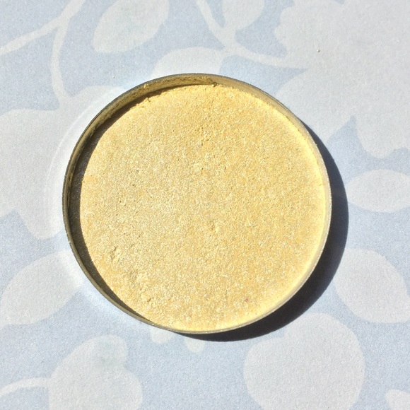 Beehave Shimmer Highlighter - Picture 1 of 3