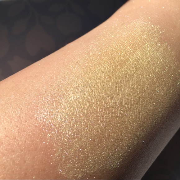 Beehave Shimmer Highlighter - Picture 2 of 3