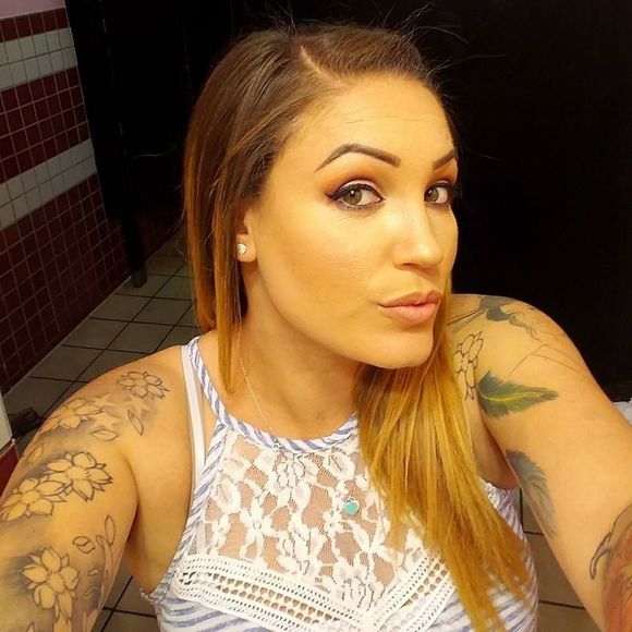 Meet your Posher, April - Picture 1 of 1