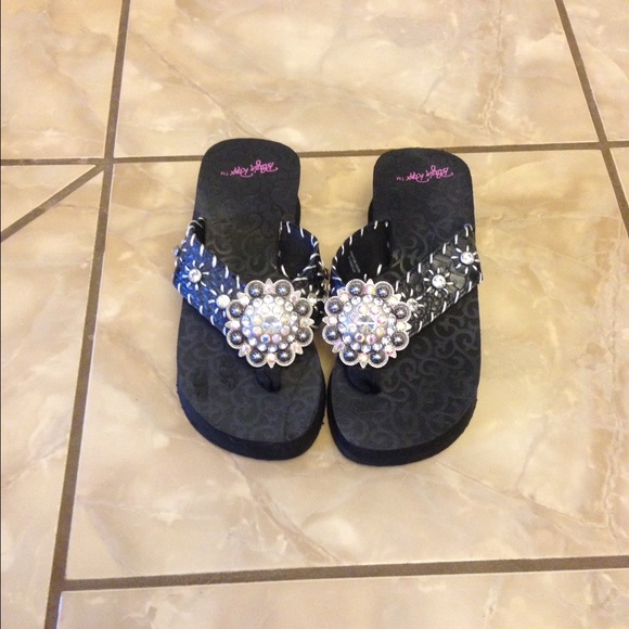 Shoes - Western "bling" flip flops