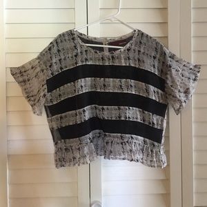 Line & Dot Top