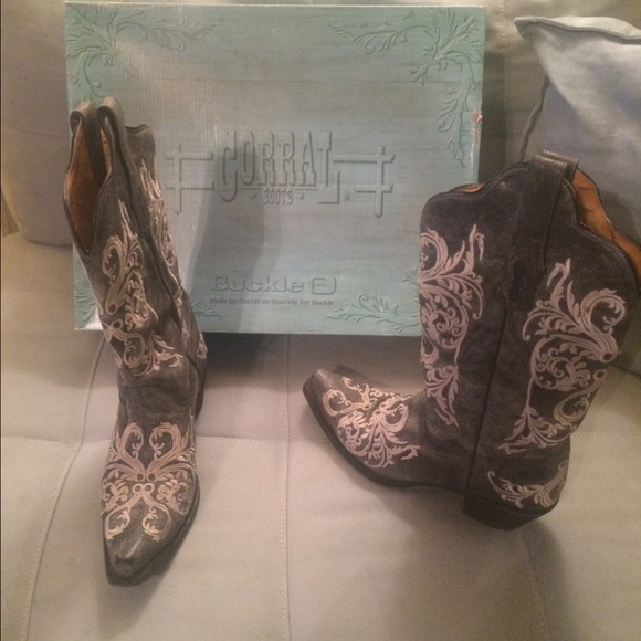 Corral Shoes - Corral boots in size 8.5