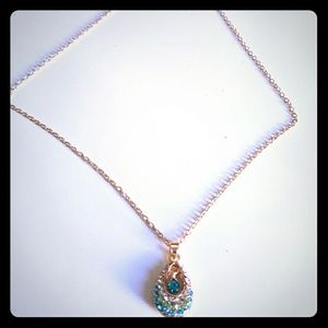 Vintage Womens Waterdrop Necklace.