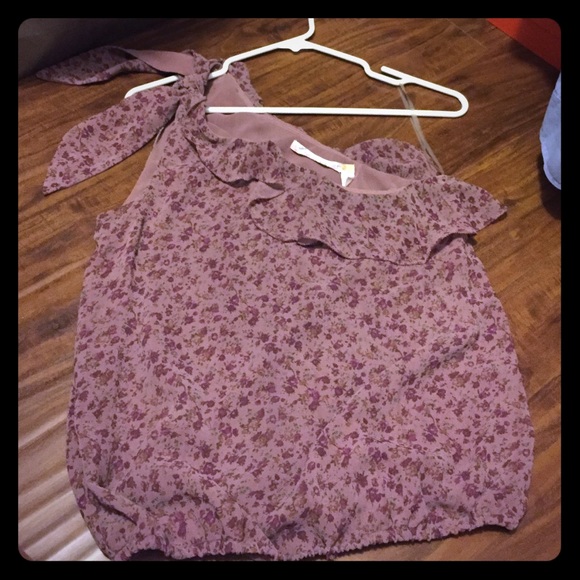 Floral ruffle top. Chelsea & violet - Picture 1 of 3