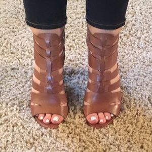 Beautiful Sam Edelman gladiator style sandals