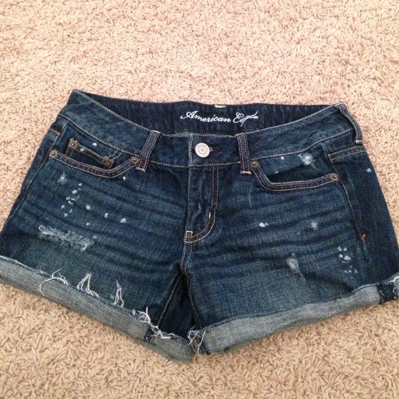 Denim worn shorts