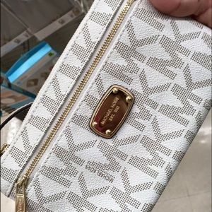 Michael Kors wristlet