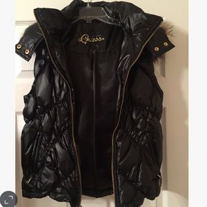 guess black puffy vest