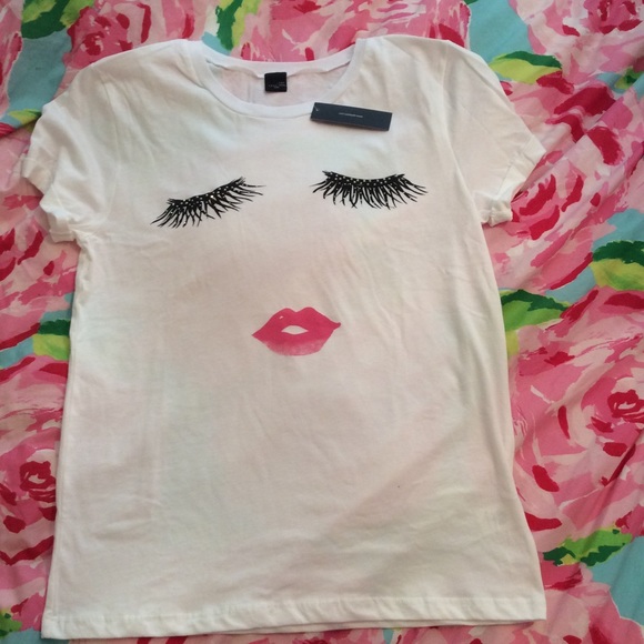 April Spirit "Bat Your Lashes" Tee - Picture 2 of 4