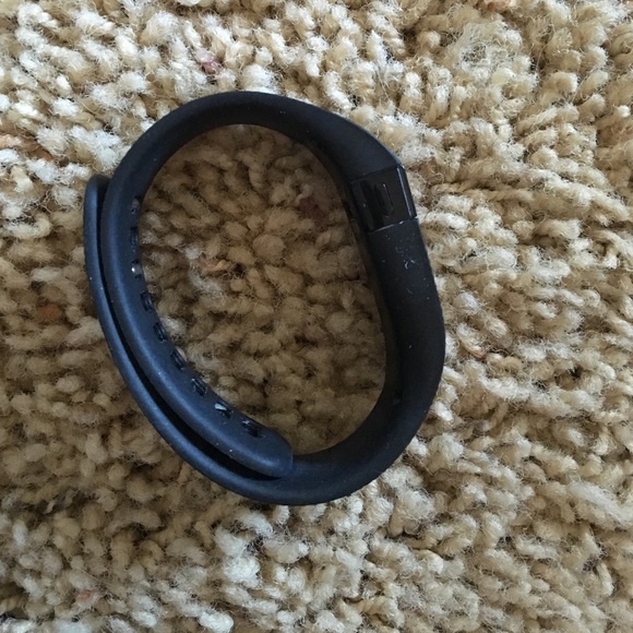 Fitbit Charge - image 2