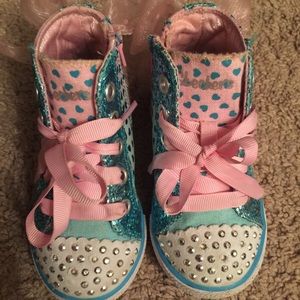 Adorable high top twinkle toes