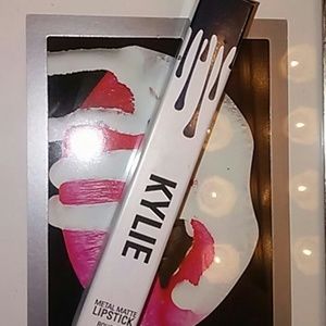 Kylie Metal Matte in Kymajesty