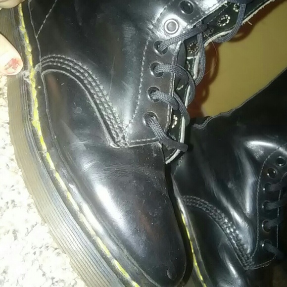 Doc Marten boots size 5 - Picture 2 of 4