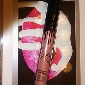 Kylie Cosmetics Metal Matte in Heir