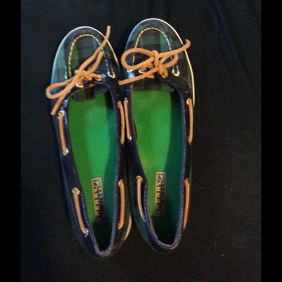 Sperry's: navy & green plaid Firefish boat shoes