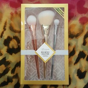 Real Techniques Bold Metals collection