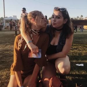 Meet your Posher, Phoebe