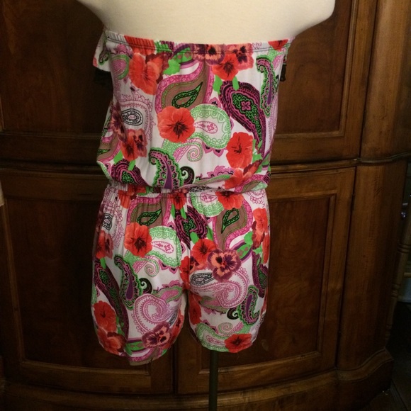 Red floral tube romper, 1 med. & 1 large available - Picture 2 of 4