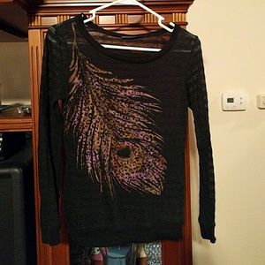 Black shirt with feather