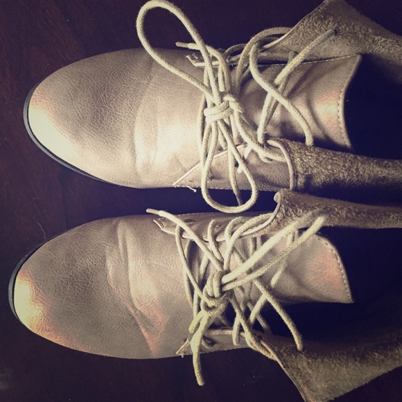 Taupe lace up booties - Picture 1 of 4
